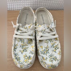Madden Girl Floral Low-back Sneakers